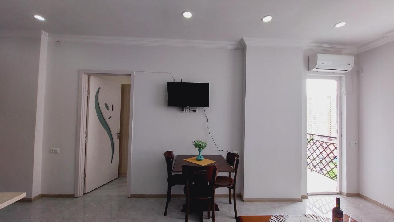 Irakli Sweet Home Batumi Zewnętrze zdjęcie